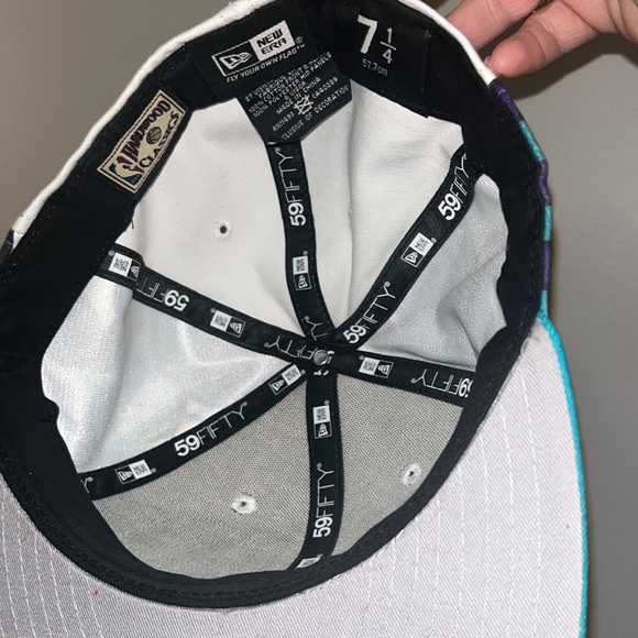 New -Hollywood Classics, Charlotte Hornets Baseball Cap Size 7 1/4 - Picture 3 of 5